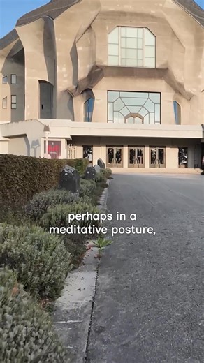 1.1K views · 54 reactions | The Colonnade at the Goetheanum In front of the western main entrance 吝 of the Goetheanum lies the only perfectly straight path ➖ on the entire grounds  – a deliberate architectural decision by Rudolf Steiner. More about the Goetheanum’s architecture on  goetheanum.tv: https://goetheanum.tv/categories/goetheanum-architektur | Goetheanum - English | Facebook