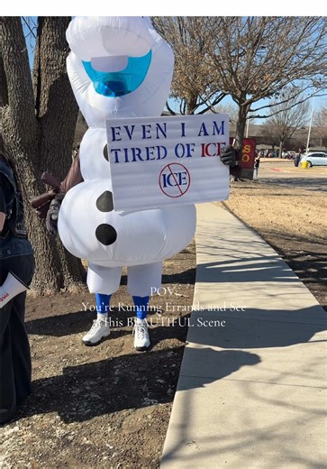 To these AMAZING people, THANK YOU, THANK YOU, THANK YOU ✨🤍🤎💙 #protest #iceout #badbunny #dallasprotest