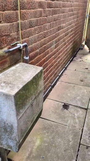 This time, we’ve installed a sleek Hypervolt charging unit for a customer who’s ready to take the electric route. 🚗💨 But it’s not just about getting the job done—it’s about doing it right. Dan made sure to tidy up every detail, ensuring the cable work was neat, secure, and discreet. From trenching the grounds to carefully routing the cables, he’s all about keeping things looking clean, safe, and professional. 🔧✨ Visit our website to get your free non-obligational all quote now ➡️✅ #hypervolt 