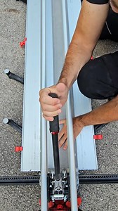 Rubi TZ 1800 pura precisión cortando cerámica #construction #alicatado #herramientas #rubitools #herramientas #tilingwork #tilingwork #tools #cortadora | Quim Rubi Tools