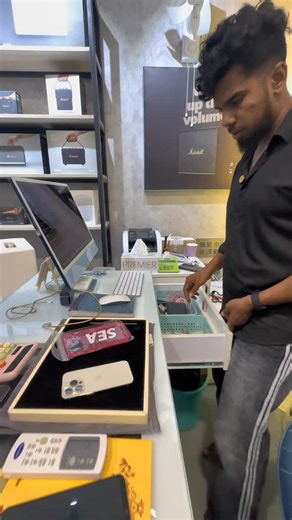 𝐌𝐄𝐓𝐑𝐎  on Instagram: "🤣"