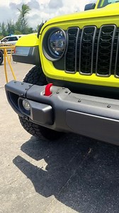 El #JeepGladiator es el mejor acompañante para: 🌴 La playa ⛺De Camping ⛰️Roadtrips ¿Y tú, para donde llevas tu Gladiator a pasear? 🤔 Búscala en tu concesionario más cercano: https://www.jeep.com/pr/find-a-dealer.html | Jeep Puerto Rico