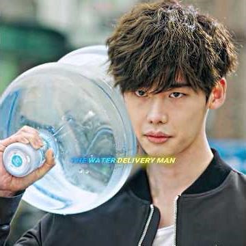 He was just a water delivery man… but he saved a father’s life 😳#shorts #movieclips #film