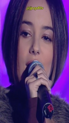 Alizée Moi Lolita Performance at the World Music Awards 2002