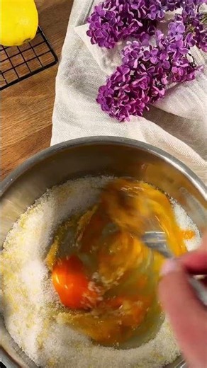 Lemon curd #lemon #lemoncurd #food #dessert #food #foodshorts #easy #zitrone #cooking