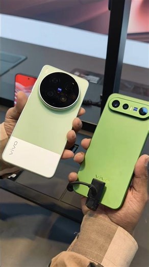Vivo X300 Ultra vs Vivo X300FE 🥶