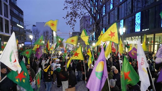 Kurden-Demo in Stuttgart: Syrer am Rande der Demo niedergestochen