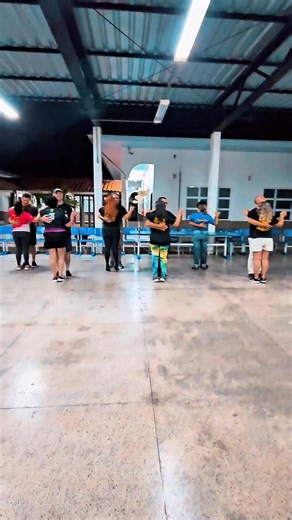 1.4M views · 81K reactions | A dança de salão é uma atividade social que promove a interação entre as pessoas, facilitando a criação de novas amizades e laços afetivos! 欄 #Dança #Amizade #Conexão | Ziel Araújo Studio de Danças | Facebook
