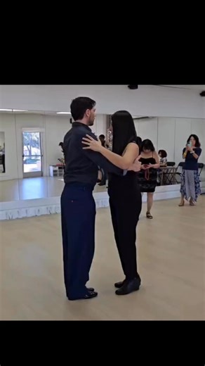 Class Review at Tukis Milonga in San Jose “Barridas Sacada/Enganche” music: Angel D’Agostino | Diego Lanau & Alejandra Saravia