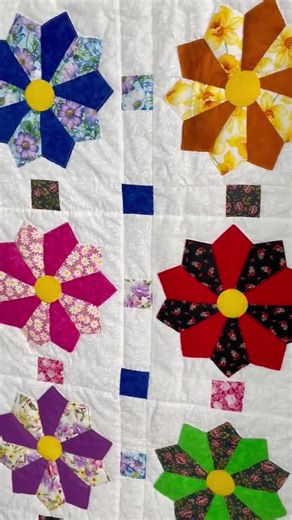 Hand Quilted Dresden Plate Quilt, Handmade Floral Patchwork Quilt, Traditional Heirloom Quilt - Etsy