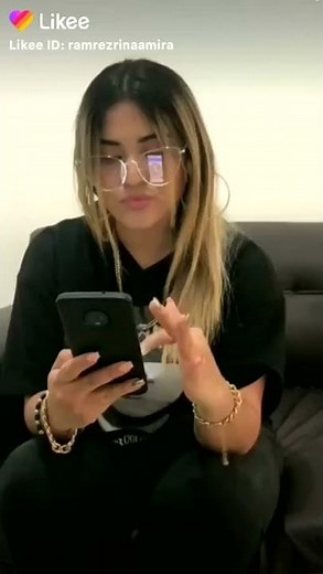 Tik tok ! Por qué revisas mi celular ? !Estaba buscando la hora local 🙄?