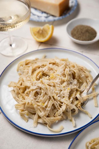 Easy Lemon Pepper Pasta with Parmesan