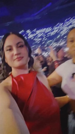 Making memories w bestie 🎞️✨ #champagneandrosestour #neyo #lloyd #auckland #nz #fypシ