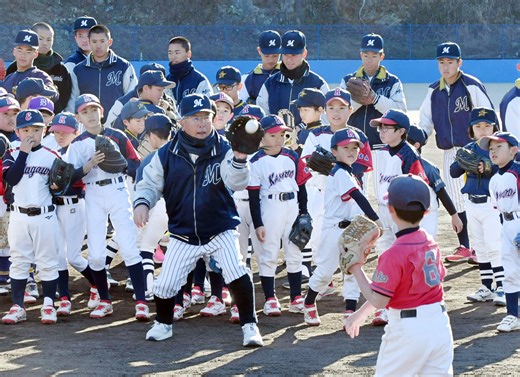 【動画】馬淵監督、小学生に「ベリーグッド！」明徳義塾野球の「神髄」伝える少年野球教室　高知県須崎市で１００人と交流 | 高知新聞