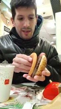 The CHEAPEST McDonald's in Asia is in China 🍔🇨🇳 #china #asia #argentina #mc #mcdonalds #travel