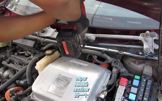【汽车】如何拆卸引擎丰田普锐斯混合动力车