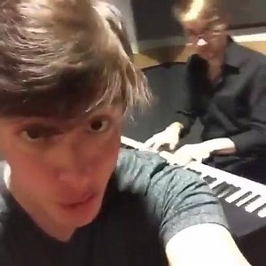 169K views · 5.6K reactions | "Waving Through a Window" - Dear Evan Hansen (These words speak to me... W/ Jacob Fjeldheim ) #TonysWithThomas https://vine.co/ThomasSanders | Thomas Sanders | Facebook