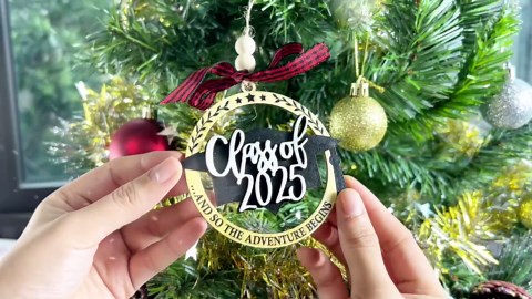 Class of 2026 Ornament, 2-Layer Wooden Graduation Christmas Ornaments, Graduation Gifts for Son, Daughter, College Senior High School, Masters Grad Meaningful Party Decor