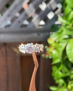 4.5K views · 63 reactions | Flower power ✌️ The delicate, yet beautiful array of four-petal blossoms on this ring represent balance, femininity, and growth.  https://jwl.io/dfc2b | Jewlr | Facebook