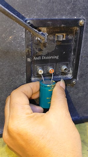 1.4K views · 2.5K reactions | tutorial on removing a broken RCA jack that is stuck inside #titorials #trick #howto #remove #RCA #broken #edits #reels | Andi Distorsing | Facebook