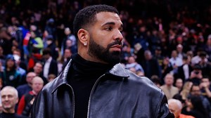 Drake Ends First Night Of Australian Tour With Emotional Speech: ‘[I’m] Very Much Alive’ - HipHopDX
