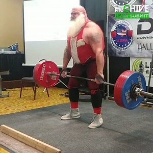 Bulking season is never over for @bigbad.santa | theCHIVE