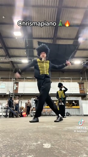 Christmas amapiano songs challenge dance #christmasmusic #amapiano #dance #christmasdancesongs #fyp