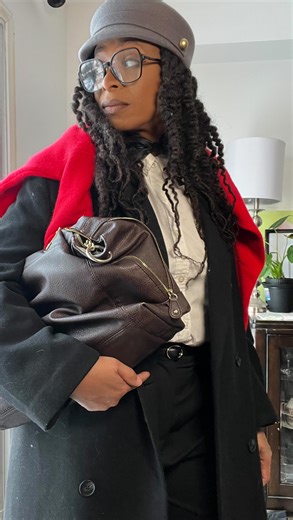 Tory on Instagram: "If you really look at what you wear most days, you’ll notice a pattern a quiet little formula that makes getting dressed feel easier. That’s your uniform. Mine is built around pieces that feel good on my body, move with my life, and can be swapped out without overthinking. When you stop chasing outfits and start understanding your uniform, getting dressed becomes simple, repeatable, and still very you. . . . . . . . Save this post if you’re a midsize mom looking to build a pe