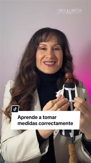 📏 ¡La toma de medidas es la clave para un patronaje perfecto! 🎯 Existen dos grupos principales: medidas verticales y medidas horizontales. 📐 ✨ ¿Quieres aprender a tomarlas correctamente y llevar tus creaciones al siguiente nivel? Comenta