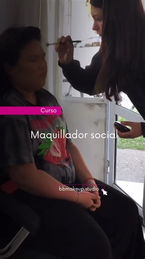 BB MAKEUP STUDIO on Instagram: "💄Queres convertir tu pasión en tu profesión? En el curso de Maquillador Social aprenderás todo lo necesario para desempeñarte profesionalmenre en el mundo del maquillaje, y lo mejor? El curso incluye todos los materiales y herramientas para trabajar durante las clases! 💋Duración del curso: 4 meses 💋Cursada: una clase por semana de 3hs 📆Comienza el Abril! No te quedes sin tu lugar, los cupos son limitados!!"