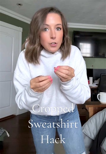 Cropped Sweatshirt Hack for Perfect Style