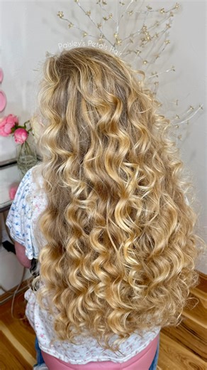 Jenna McDaniel- Girl’s Hairstyles on Instagram: "Ponytail heatless curls with our @octocurl flexi curlers! This one is great for my dance and cheer mamas on those early mornings! 🎀 Comment “flexi” and I will send you the link to the heatless curler! #instagramhair #heatlesscurls #hairinspo #hairlove #ponytail #girlshairstyle #hair #hairtutorial #hairstyleideas #hairdo #haireducation #curls #instahair #octocurl #schoolhairstyles #hairhack #girlmom #hairinspo #hairvideos #hotd #hairoftheday #hair