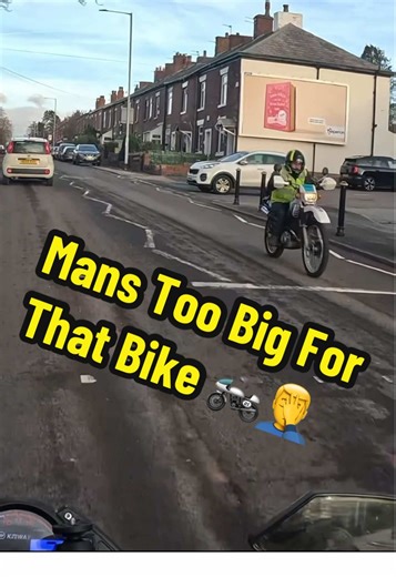 Does Your Feet Touch The Floor Sir 😳 #foryoupage #motorcycle #viral #laugh #toobig