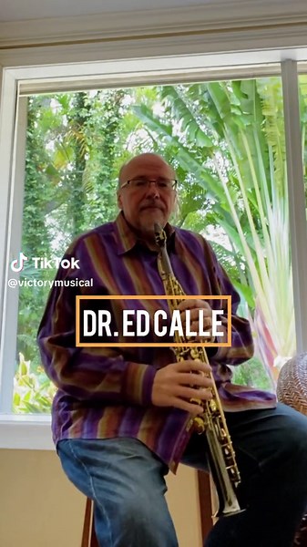 We’re delighted to share a quick glimpse of the incredible Dr. Ed Calle, highlighting the amazing sound and pristine intonation of our Upright Series Soprano Saxophone by The Growling Sax. Dr. Calle chooses our instruments not just for their quality, but because we share a common goal: to support education and growth in Latin America. Check out this reel to see craftsmanship and artistry come together in a brief, magical moment. 🎷 Join our ever-growing community by visiting VictoryMusical.com. 