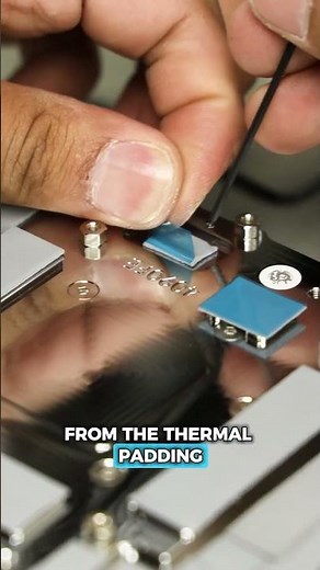 💧This is how we install a water block on a GPU!🔧 #tech #pcgaming #watercooling #gpu #pc