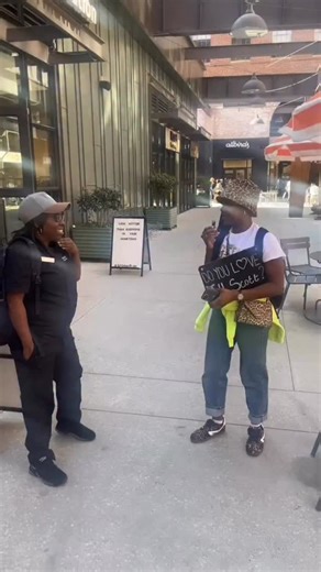 Nah come on now y’all… 😭 I know Jill Scott taught us better than this! We went around asking folks where she was from and whew… the answers? HILARIOUS. Especially since she literally stamps her city in her name 😭😂 Hopefully y’all get the trivia questions right at Poetic Jazz: A Jill Scott Tribute 👀💛 Tickets are almost sold out, so go ahead and grab yours for Tuesday, December 9th at @lunareventspace in Midtown. Let’s celebrate Jilly from Philly the right way. ✨🎤 #PoeticJazz #JillScottTribu