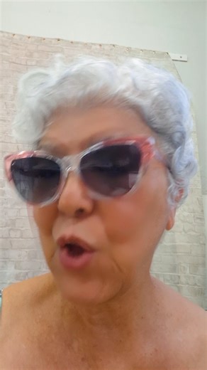 Bolsas artesanais / Patchwork | Costura criativa on Instagram: "O óculos que realmente fez a diferença em Designer, @use.cand . Eu recomendo!"