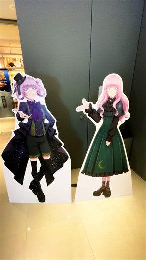 ナズナちゃん〜 週刊少年サンデーにて連載された、コトヤマ先生による夜を堪能する恋と青春のラブストーリーを原作とするTVアニメ「よふかしのうた Season2」のポップアップストアが、SHIBUYA TSUTAYA 6階 IP書店にて2026年3月3日〜3月29日まで開催される。 アニメ「よふかしのうた」ポップアップストアでは、ナズナがロリータファッションに身を包む、描き下ろしイラストを使用した新作グッズが多数ラインナップ! 2026年3月3日より「SHIBUYA TSUTAYA 6階 IP書店」にて、アニメ「よふかしのうた」の描き下ろしグッズを販売するポップアップストアを開催! ナズナの描き下ろしイラストを使用した「アクリルスタンド」や「マグカップ」「マフラータオル」、セリ・ニコ・カブラらも加えたミニキャライラストの「アクリルマグネットコレクション」「缶バッジコレクション」などがラインナップ! 開催場所\tSHIBUYA TSUTAYA 6階 IP書店 開催期間\t2026年3月3日〜3月29日 #よふかしのうた #アニメ #イベント #七草ナズナ