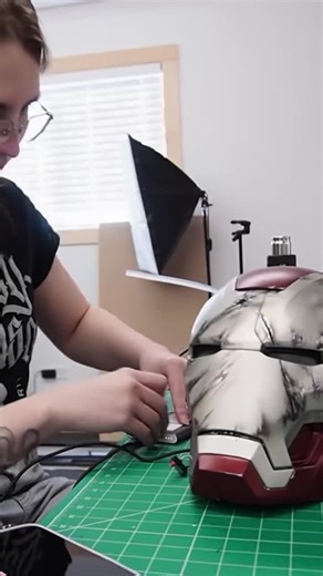 magnum opus incoming… suit file by @levy3d arc file by @neon.robotnick printed in @polymaker_3d ABS/cosPLA #ironman #3dprinting #cosplay #engineering #c2e2