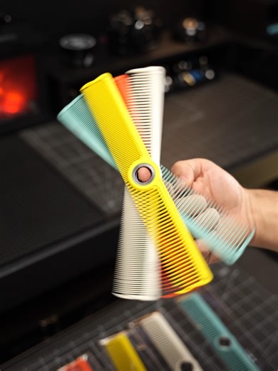 Discover the STYLANCE SpinMaster Comb for Barbers