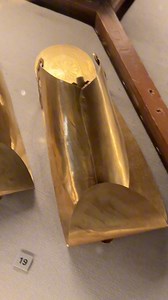 📸 Golden Treasures of Pharaoh Psusennes IFrom the royal tombs of Tanis comes one of the most astonishing discoveries of Ancient Egypt — golden sandals of pure gold, accompanied by golden toe and finger coverings. These were worn by Pharaoh Psusennes I, the “Silver Pharaoh,” as part of his burial adornments over 3,000 years ago. Such artifacts reveal not only the unmatched craftsmanship of ancient Egyptian goldsmiths, but also the deep spiritual beliefs that connected gold with eternity and divi