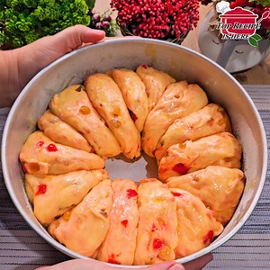 65K views · 239 reactions | My grandmother always makes this Christmas bread at home, it’s delicious! very easy and fast! | Top recipe is here | Facebook