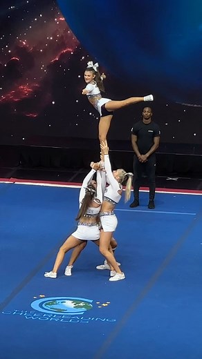 Andy Simon on Instagram: "#cheer #cheerleading #cheerleaders #cheerleader #stunts #flexibility #team"
