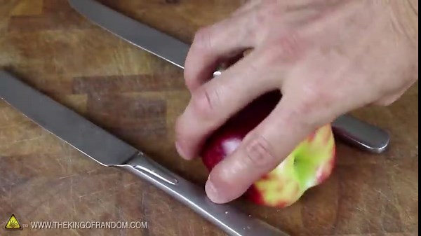 How to Make an Edible Apple SwanLearn the Art of Edible Sculptures