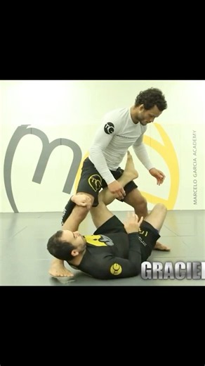 The Real Reason Ashi Garami Works #bjj #jiujitsu #nogi #grappling #guard