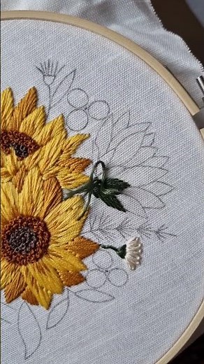 Sunflower embroidery🌻 Beginner friendly embroidery💛 #embroidery #tutorial #diy #craft #handmade #art