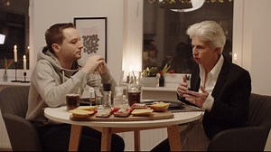 In Folge 02 von #StrasserLädtEin spreche ich mit Marie-Agnes Strack-Zimmermann u.a. über ihren Kampf für die Legalisierung von Cannabis, unsere Wege in die FDP und darüber, wie man sich als Frau in einer immer noch von Männern dominierten Politikwelt behauptet und durchsetzt. Die ganze Folge gibt es am Sonntag um 15:00 Uhr auf meinem YouTube Kanal zu sehen. | Benjamin Strasser