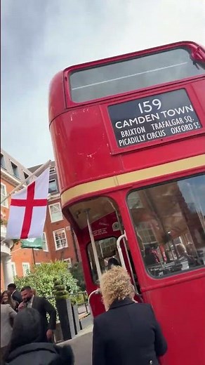 🎉 Off to Cousin’s London Wedding: Vintage Bus Excitement Unleashed 🚌💒🎉 Vintage Bus to London! 🚌 vlog