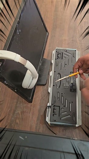 HOW TO FIX YOUR KEYBOARD IN 60 SECONDS 🔧🔨 #shorts #Short #viral #repair #s25vs26s25 vs 26