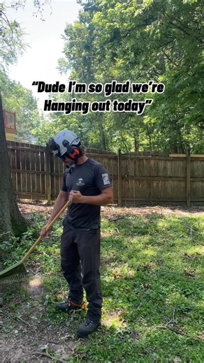 The gear gets heavy, the hours get long—but a solid work buddy makes it all worth it. 🧡 Tag your work bff in the comments! 🎥 Thomas Paine & Andy Jones | TreeStuff.com